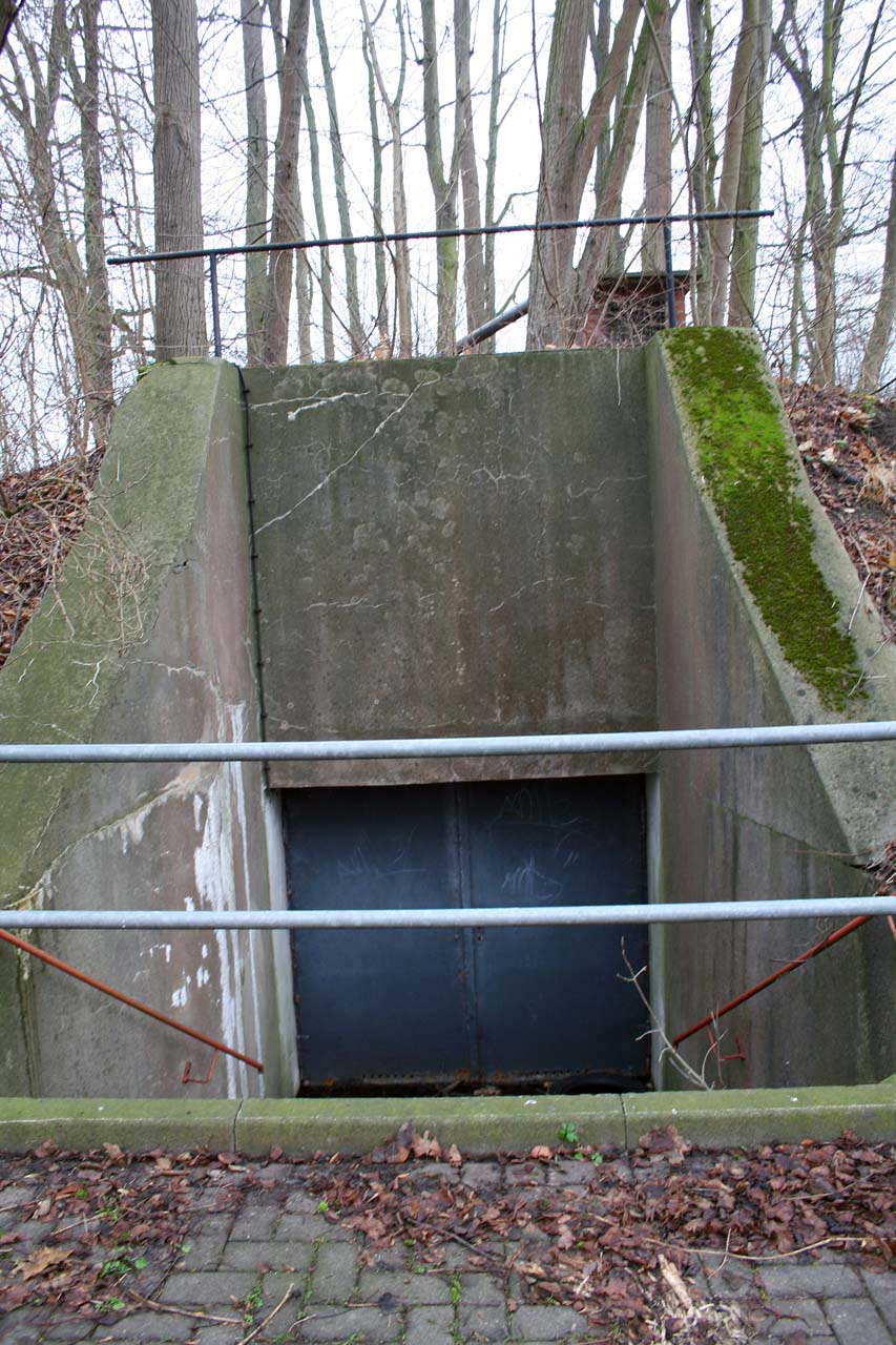 Eingang zum Bunker